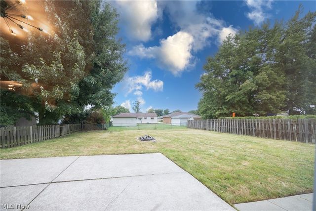 399 Ridgewood Drive, Eastlake, OH 44095