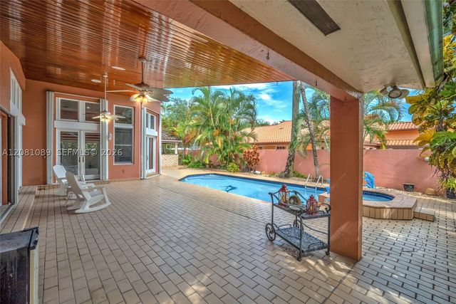 10485 NW 132nd St, Hialeah Gardens, FL 33018