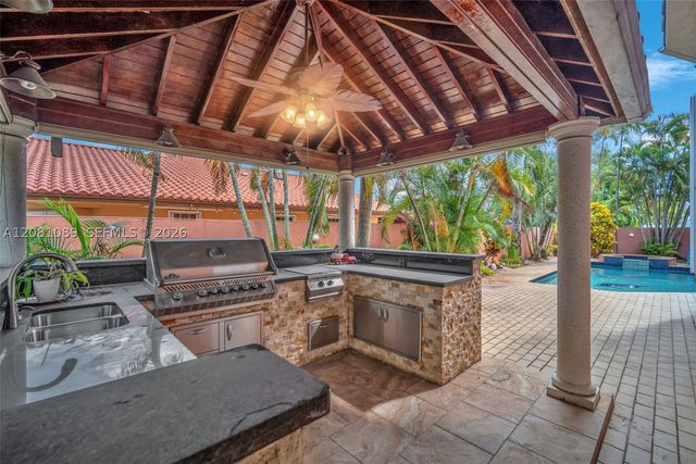 10485 NW 132nd St, Hialeah Gardens, FL 33018