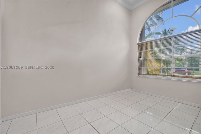 10485 NW 132nd St, Hialeah Gardens, FL 33018