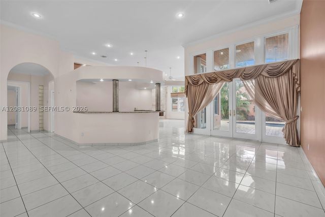 10485 NW 132nd St, Hialeah Gardens, FL 33018