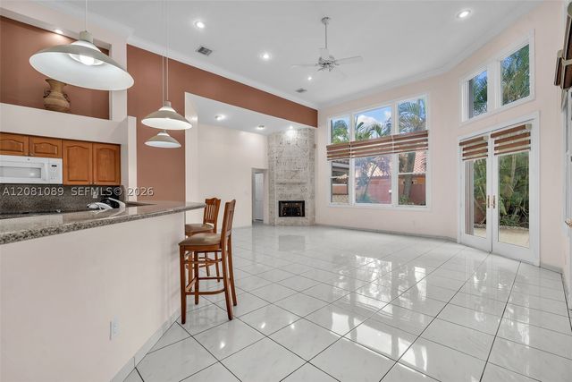 10485 NW 132nd St, Hialeah Gardens, FL 33018