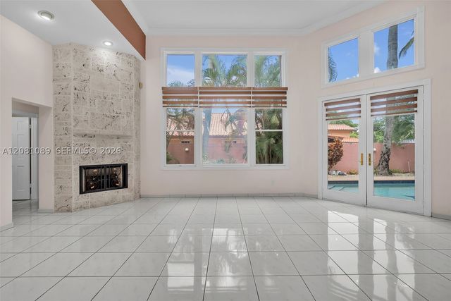 10485 NW 132nd St, Hialeah Gardens, FL 33018