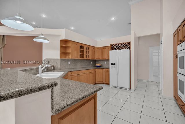 10485 NW 132nd St, Hialeah Gardens, FL 33018