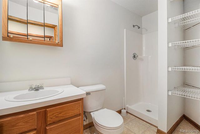 2536 Eagles Circle 8, Ypsilanti, MI 48197