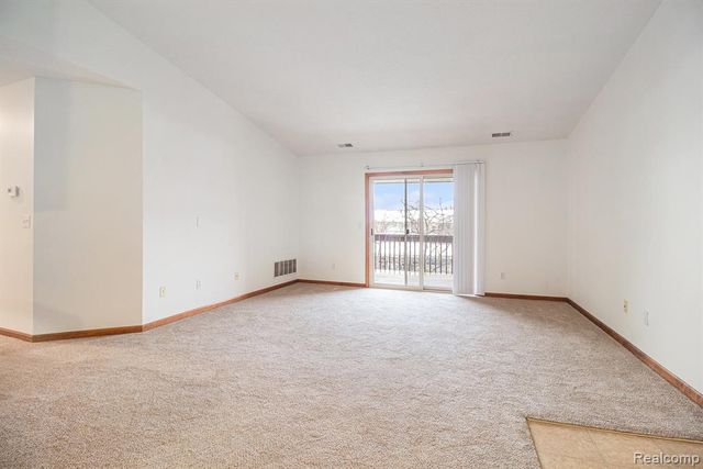 2536 Eagles Circle 8, Ypsilanti, MI 48197