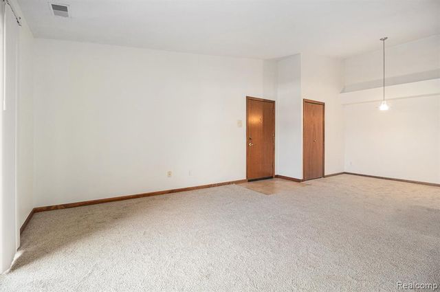 2536 Eagles Circle 8, Ypsilanti, MI 48197