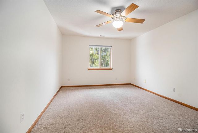 2536 Eagles Circle 8, Ypsilanti, MI 48197