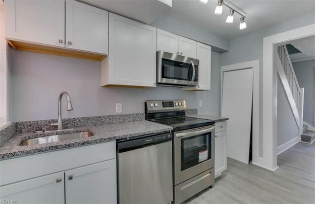 70 Manly ST, Portsmouth, VA 23702