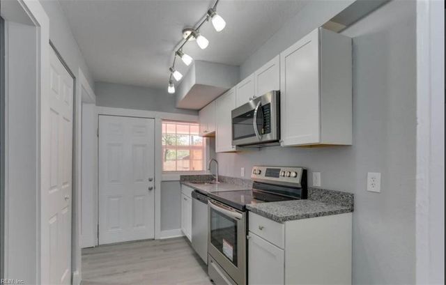 70 Manly ST, Portsmouth, VA 23702