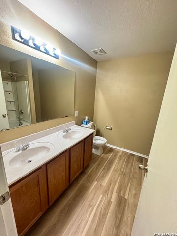 7906 Belmont Rdg, Selma, TX 78154