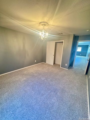 7906 Belmont Rdg, Selma, TX 78154