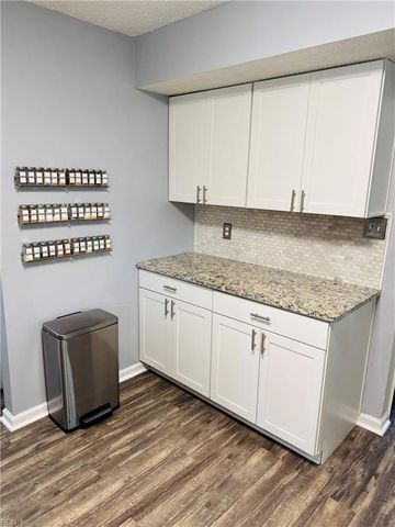 6210 Glenrose DR, Suffolk, VA 23435