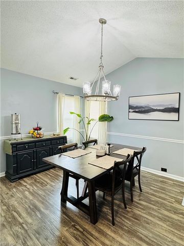 6210 Glenrose DR, Suffolk, VA 23435