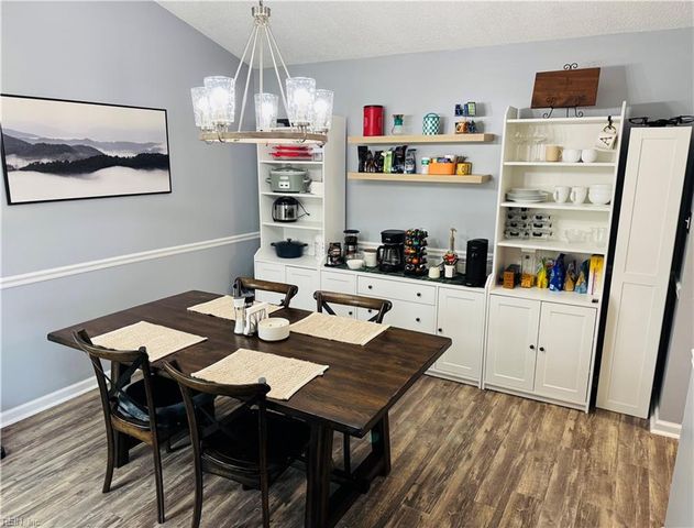 6210 Glenrose DR, Suffolk, VA 23435