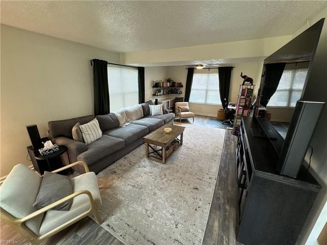 6210 Glenrose DR, Suffolk, VA 23435