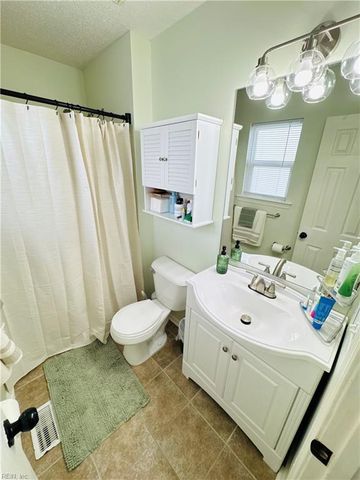 6210 Glenrose DR, Suffolk, VA 23435