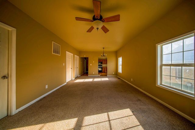 509 W 13th Ave, Winfield, KS 67156