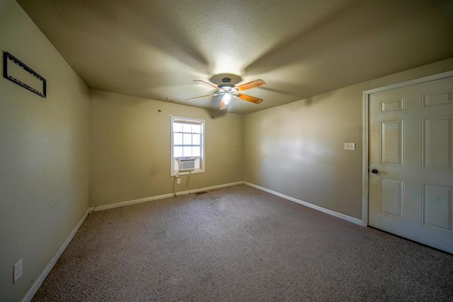 509 W 13th Ave, Winfield, KS 67156