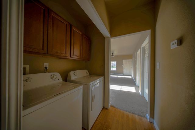 509 W 13th Ave, Winfield, KS 67156