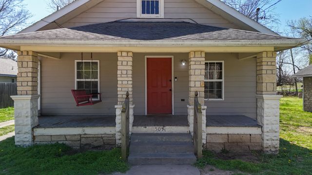 509 W 13th Ave, Winfield, KS 67156