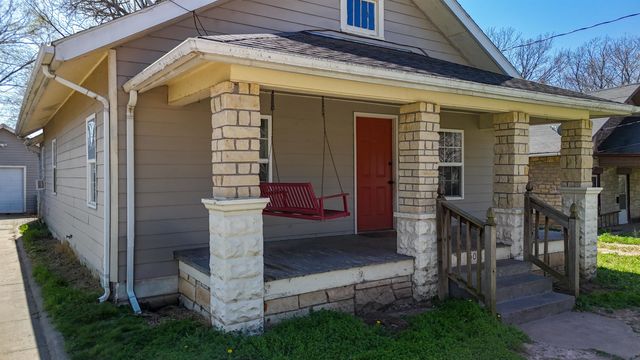 509 W 13th Ave, Winfield, KS 67156