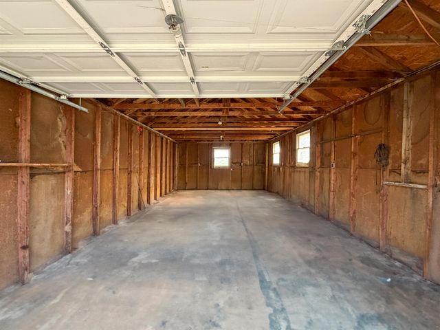 509 W 13th Ave, Winfield, KS 67156