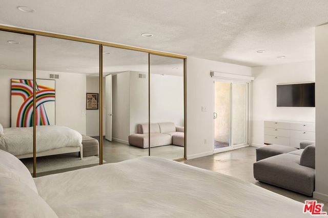 5305 E Lakeside Drive, Palm Springs, CA 92264