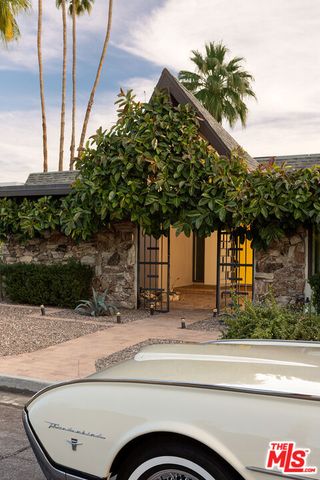 5305 E Lakeside Drive, Palm Springs, CA 92264