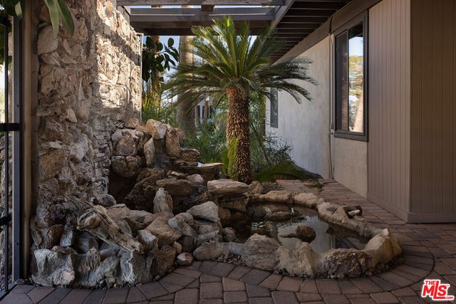 5305 E Lakeside Drive, Palm Springs, CA 92264