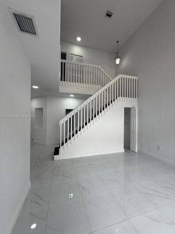 5543 NW 112th Pl 5543, Doral, FL 33178