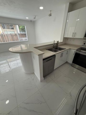 5543 NW 112th Pl 5543, Doral, FL 33178