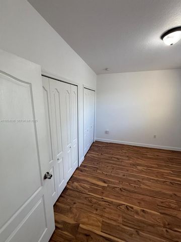 5543 NW 112th Pl 5543, Doral, FL 33178