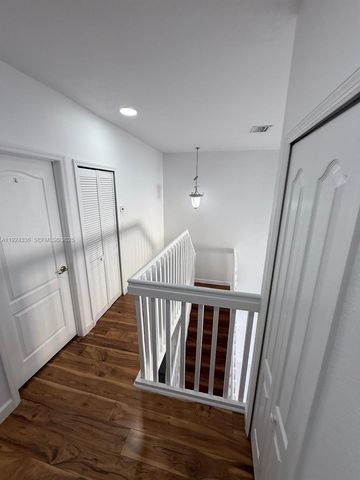 5543 NW 112th Pl 5543, Doral, FL 33178