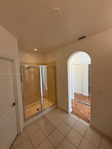 5543 NW 112th Pl 5543, Doral, FL 33178