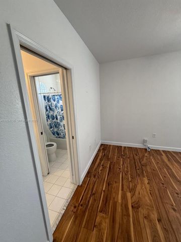 5543 NW 112th Pl 5543, Doral, FL 33178