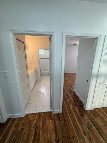 5543 NW 112th Pl 5543, Doral, FL 33178