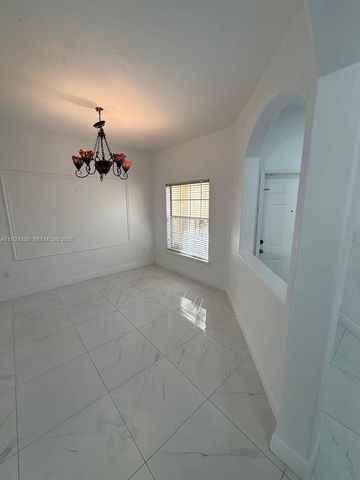 5543 NW 112th Pl 5543, Doral, FL 33178