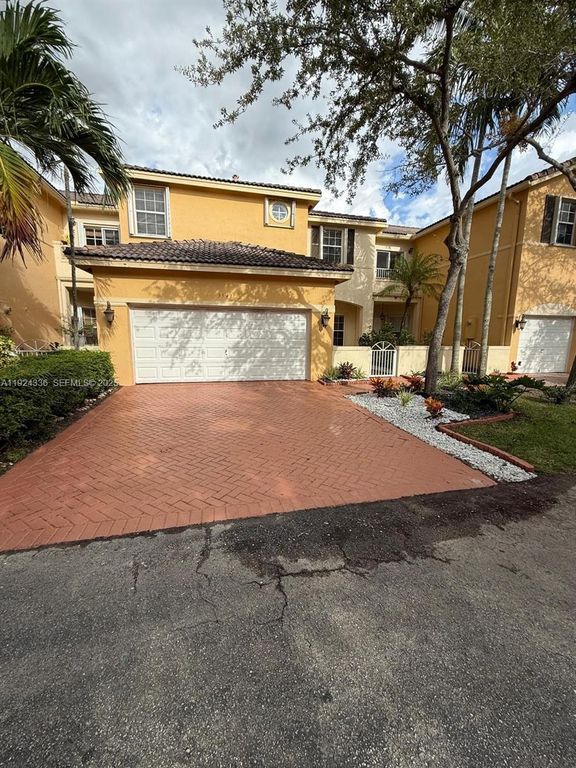 5543 NW 112th Pl 5543, Doral, FL 33178