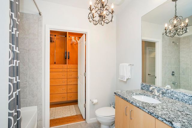 415 Church St Apt 2210, Nashville, TN 37219