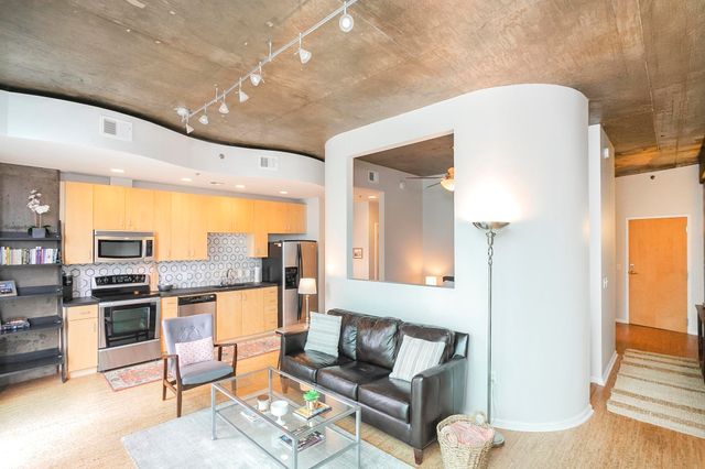 415 Church St Apt 2210, Nashville, TN 37219