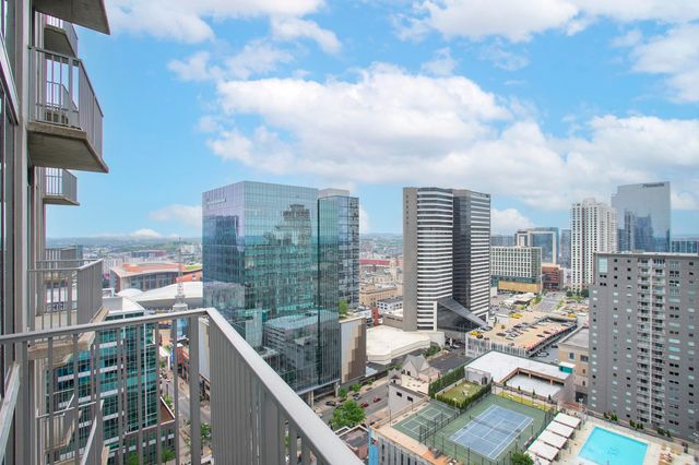 415 Church St Apt 2210, Nashville, TN 37219