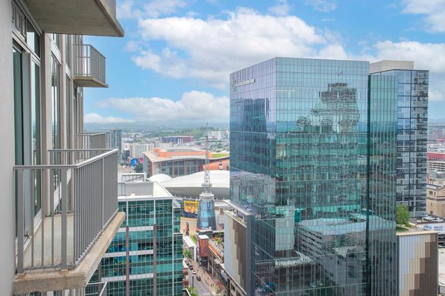 415 Church St Apt 2210, Nashville, TN 37219