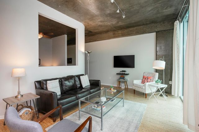 415 Church St Apt 2210, Nashville, TN 37219