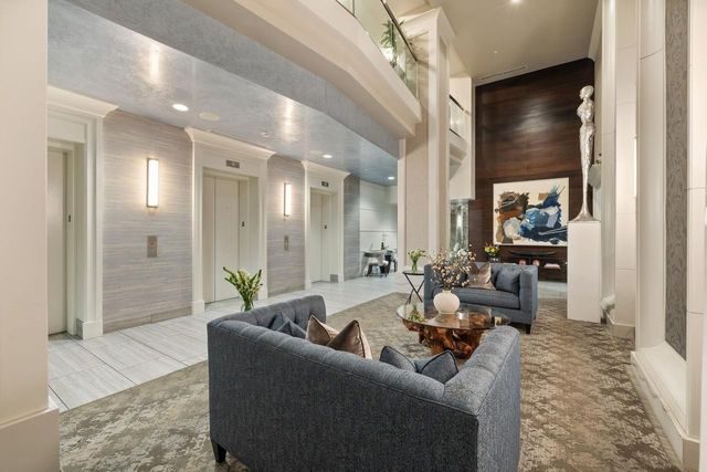 415 Church St Apt 2210, Nashville, TN 37219