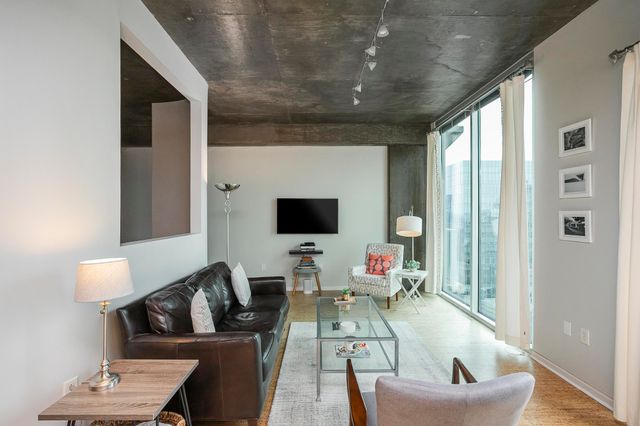 415 Church St Apt 2210, Nashville, TN 37219