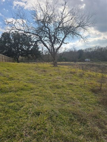 23909 Tri Lakes Rd, Montgomery, TX 77316