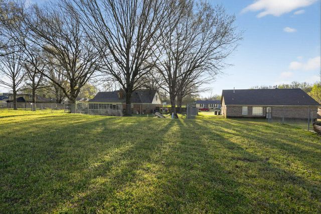 5126 BRUSHWOOD DR, Memphis, TN 38109