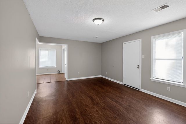 5126 BRUSHWOOD DR, Memphis, TN 38109