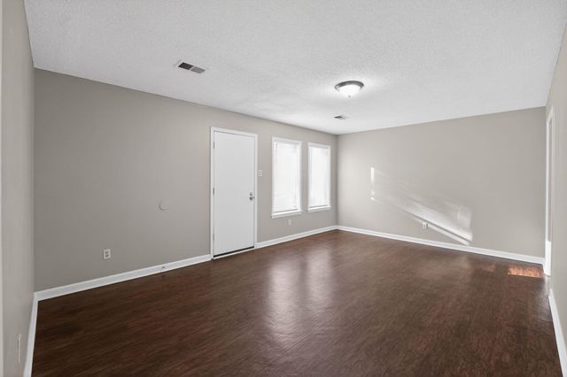 5126 BRUSHWOOD DR, Memphis, TN 38109